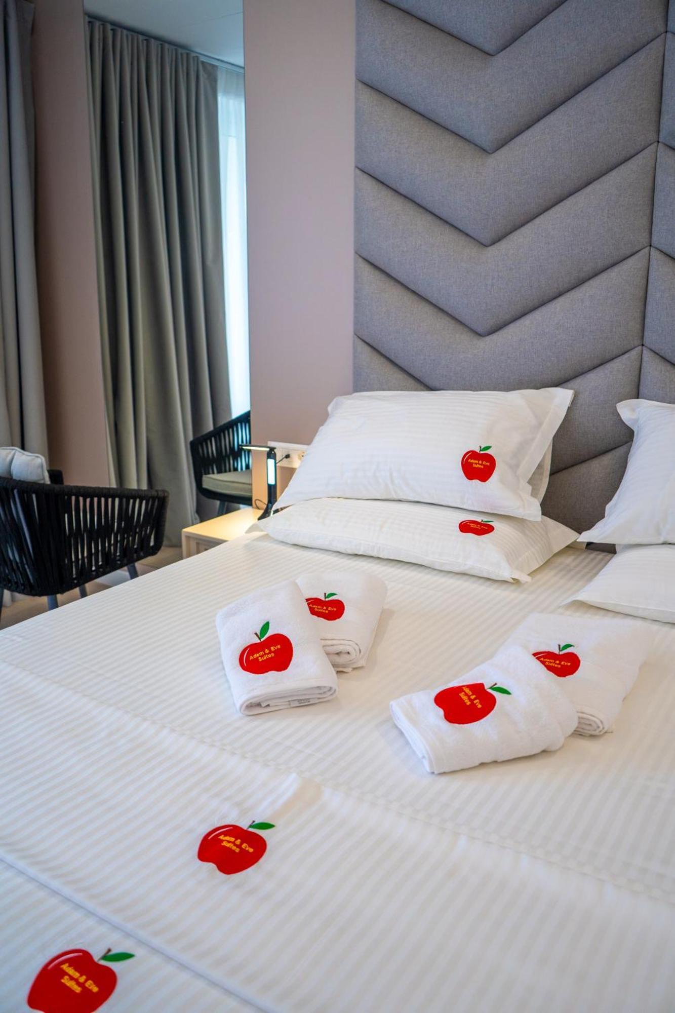 Adam & Eve Suites Sarandë Exterior foto
