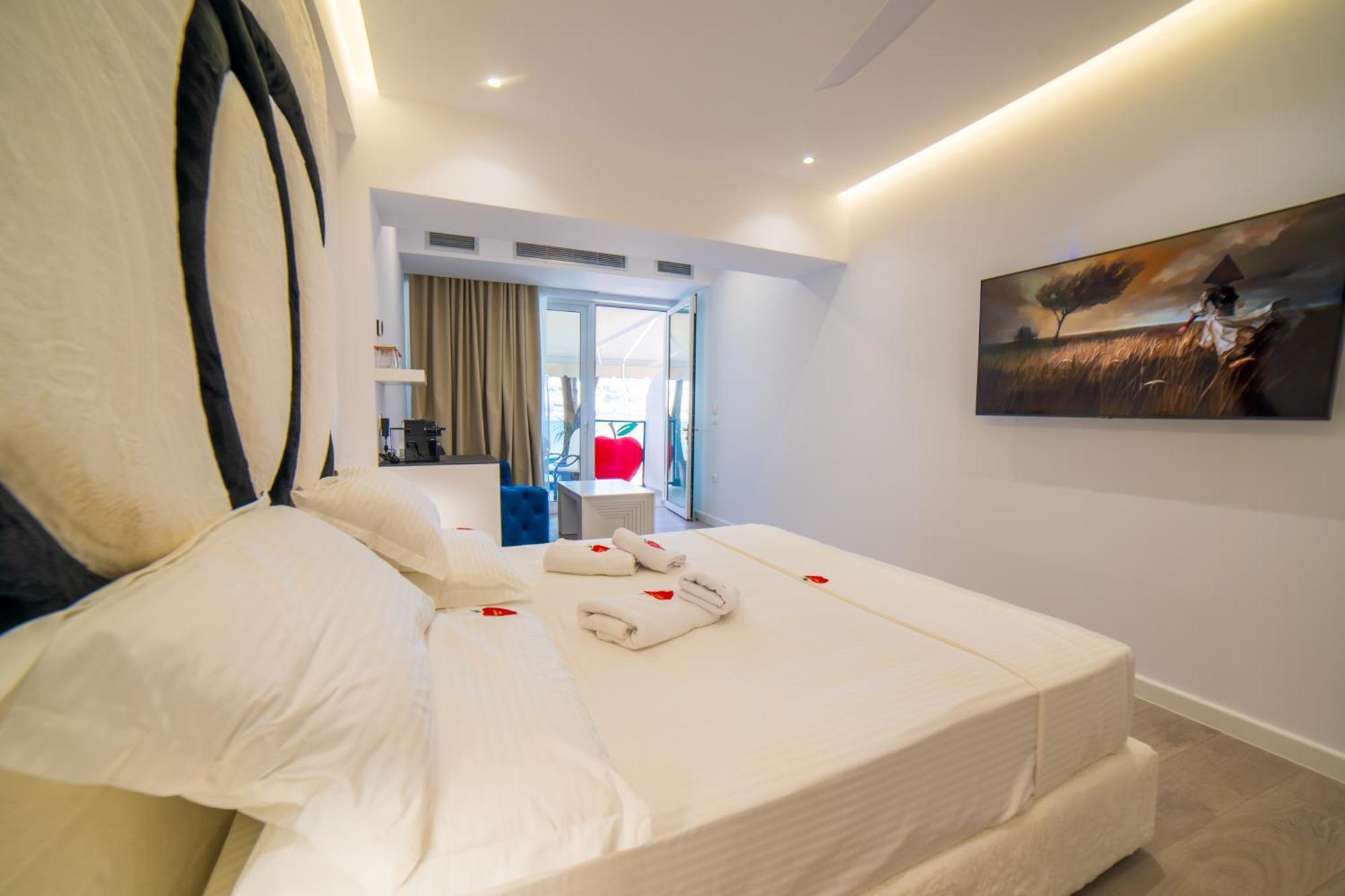 Adam & Eve Suites Sarandë Exterior foto